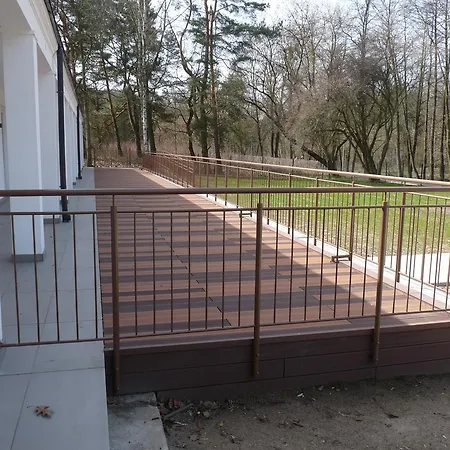 Bialy Dom Проживание в семье Констанцин-Езёрна